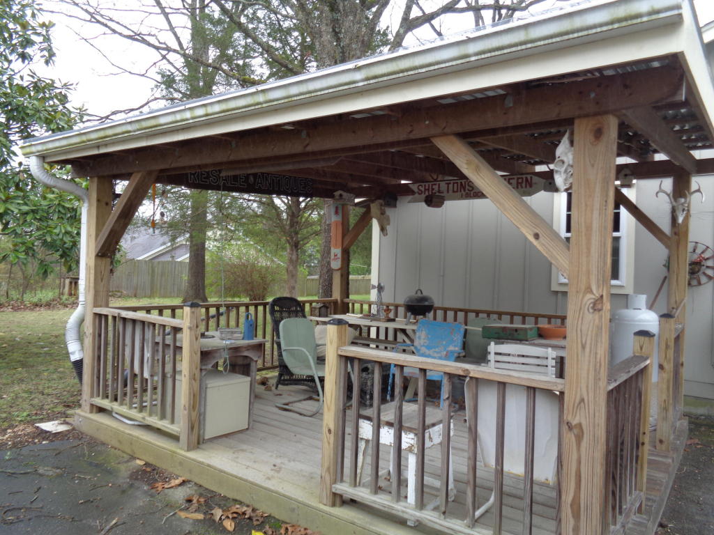 1025 Old Farm Road, Merriam Woods, MO 65740