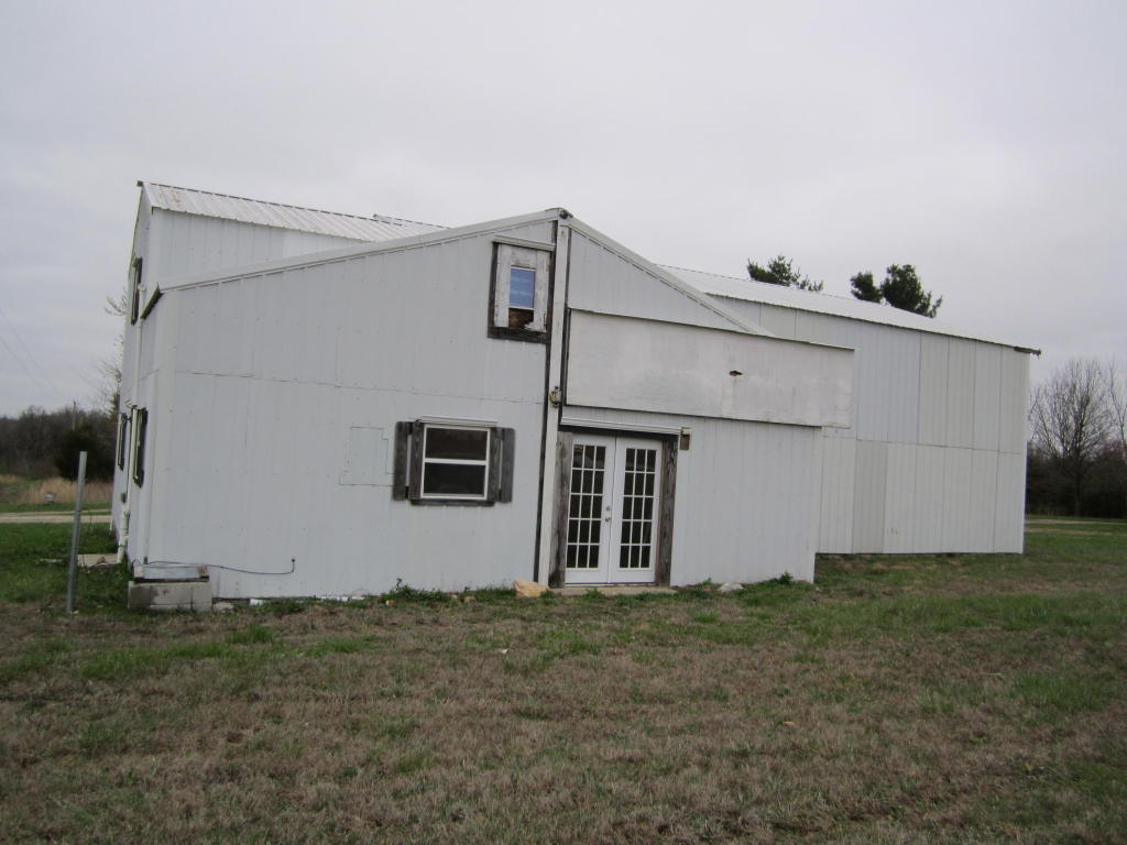 140 Meadow Ridge Lane, Seymour, MO 65746