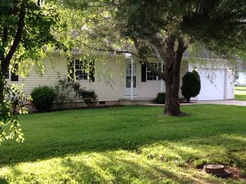 317 S Peightel St, Seymour, MO 65746