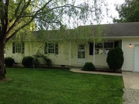 317 S Peightel St, Seymour, MO 65746