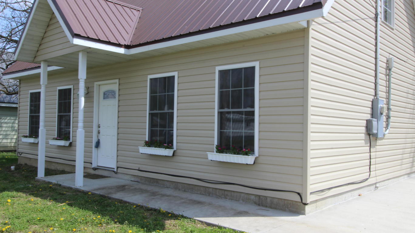 510 West Thoroughfare Street, Seymour, MO 65746