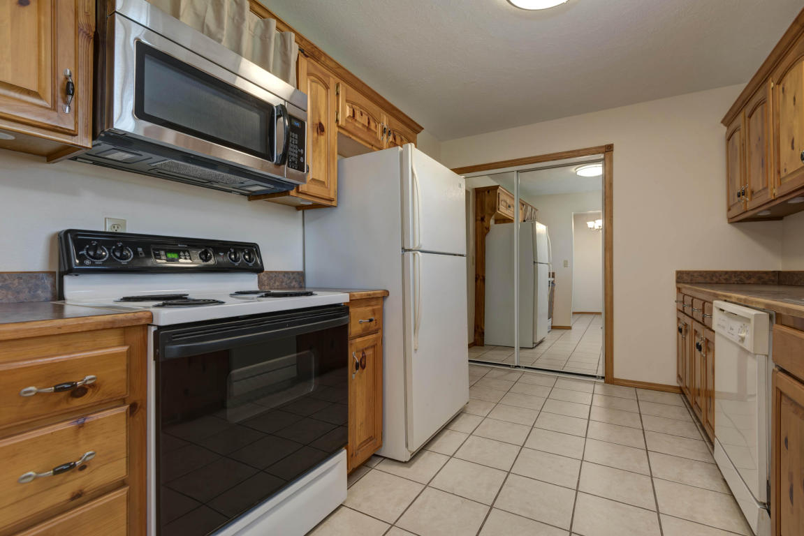 407 Brooke Avenue, Sparta, MO 65753