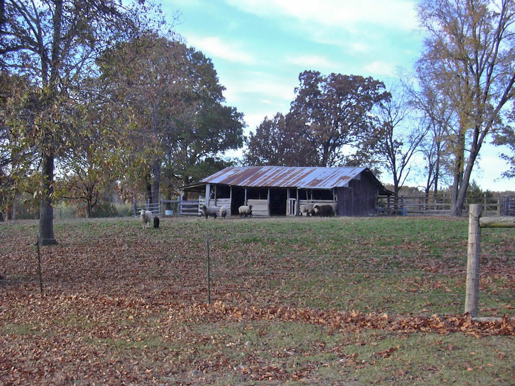 Hc 2 Box 640, Squires, MO 65755