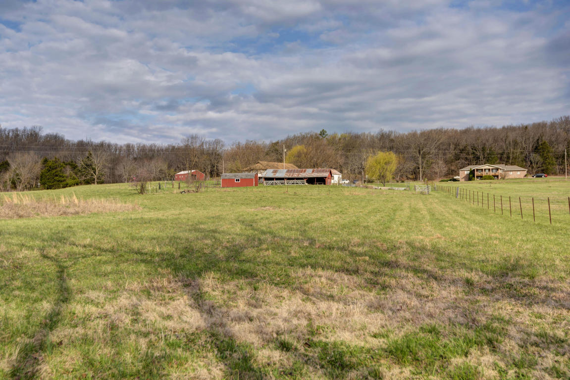 9612 E State Hwy Dd, Strafford, MO 65757