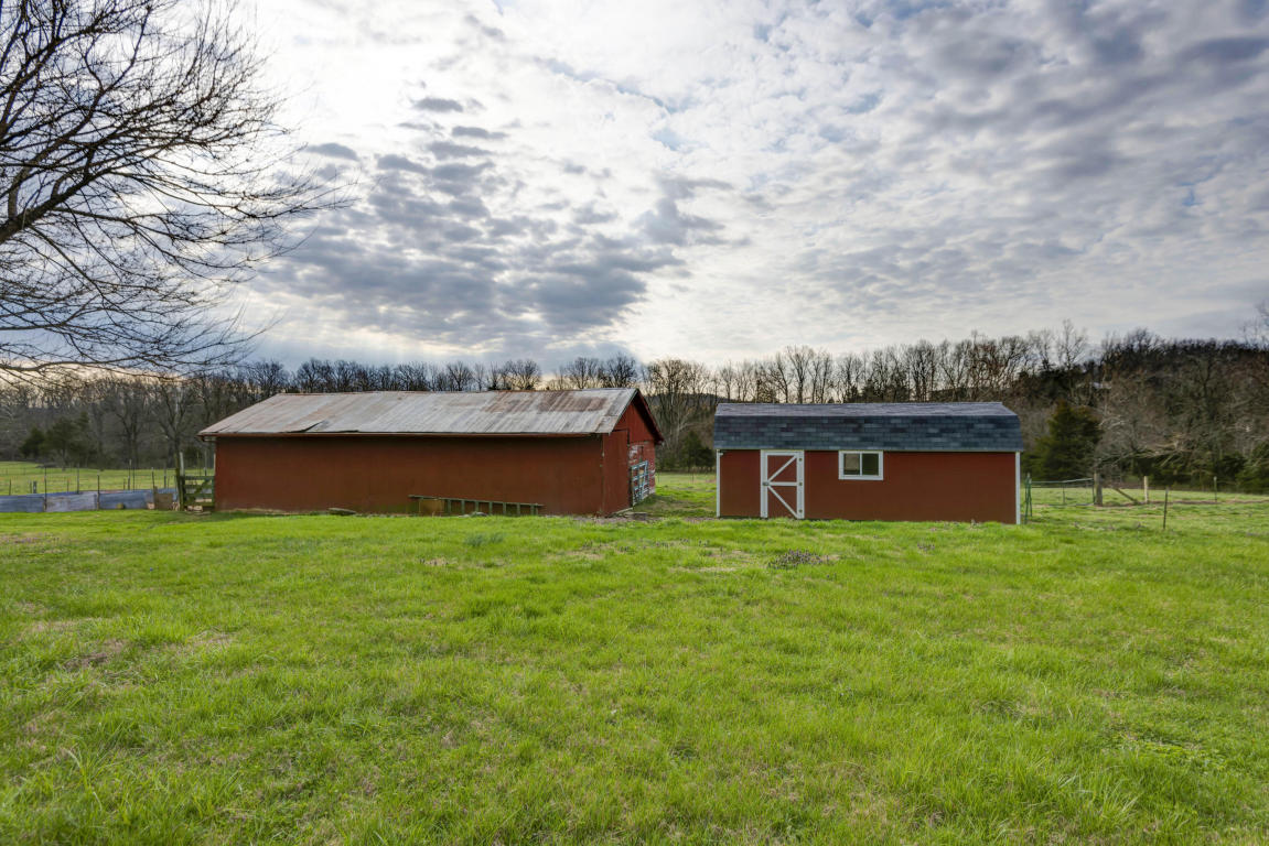 9612 E State Hwy Dd, Strafford, MO 65757