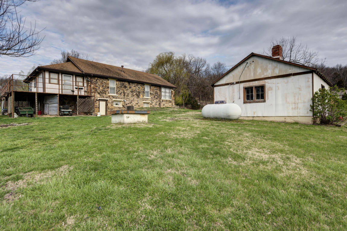 9612 E State Hwy Dd, Strafford, MO 65757