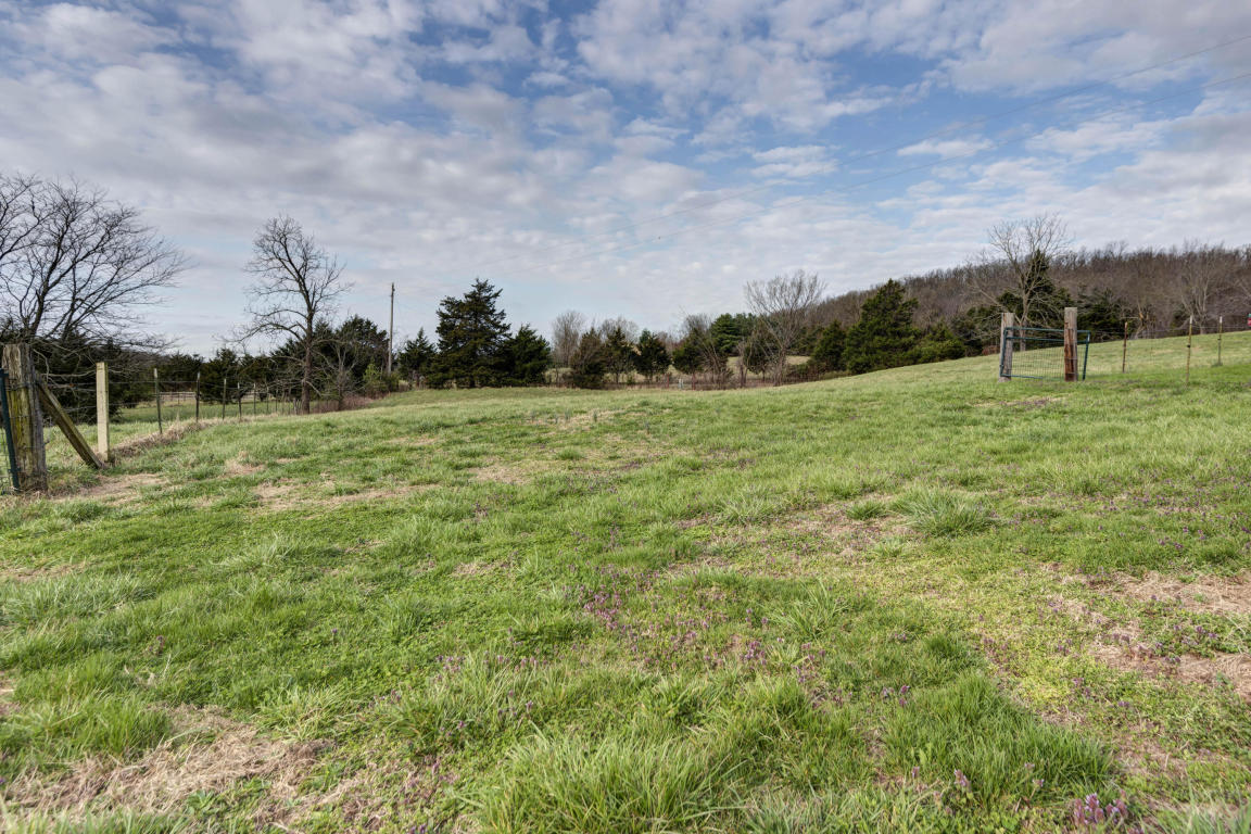 9612 E State Hwy Dd, Strafford, MO 65757