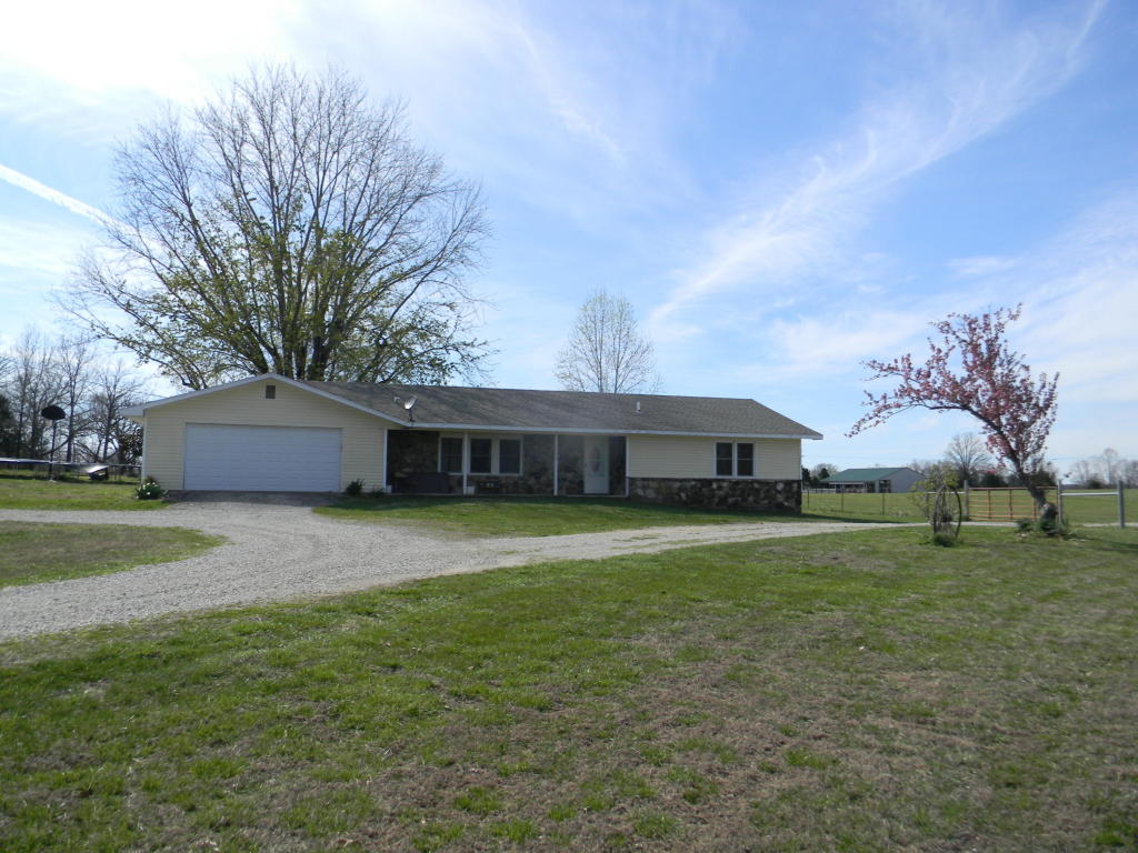 2706 Lone Pilgrim Road, Taneyville, MO 65759