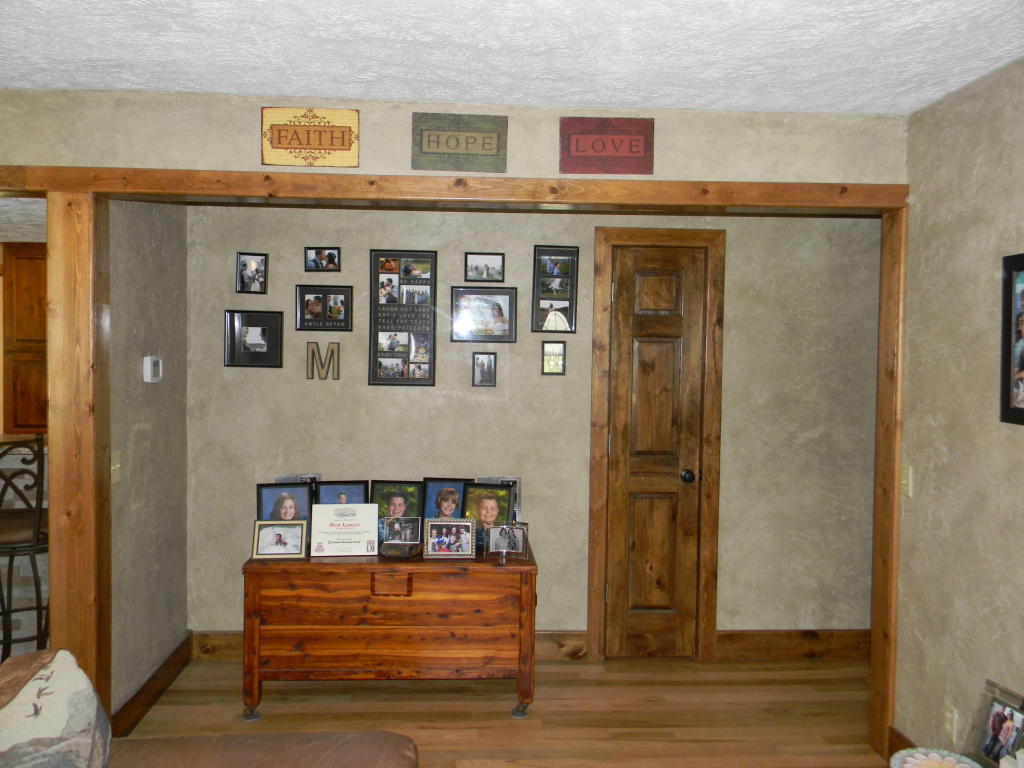 2706 Lone Pilgrim Road, Taneyville, MO 65759