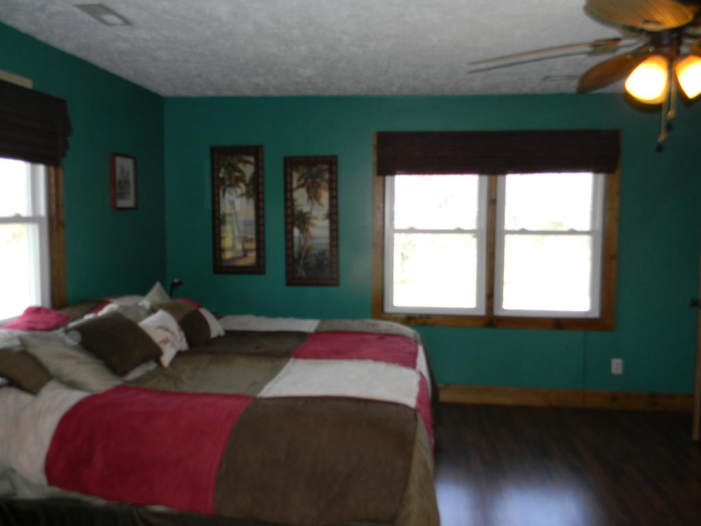 2706 Lone Pilgrim Road, Taneyville, MO 65759