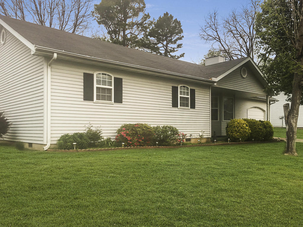 257 Fairfield Avenue, West Plains, MO 65775