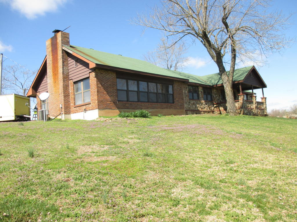 9811 County Road 8730, West Plains, MO 65775