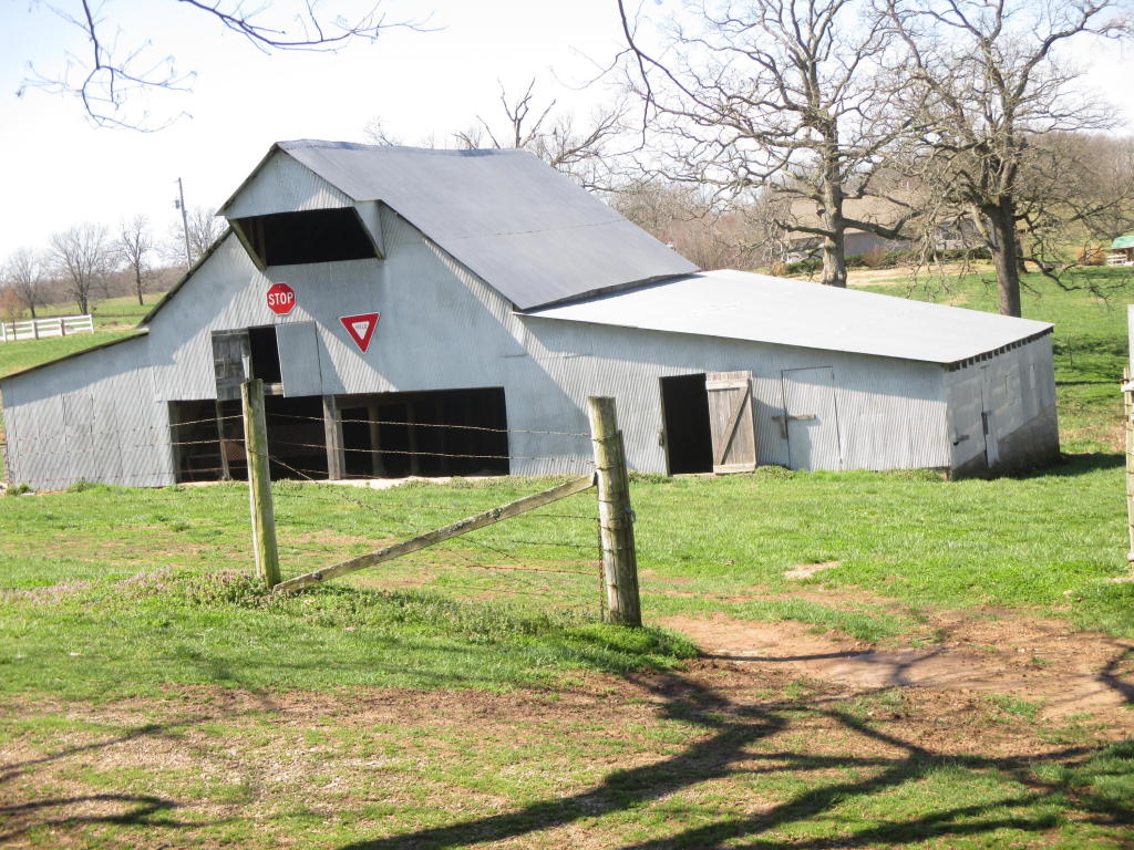 9811 County Road 8730, West Plains, MO 65775