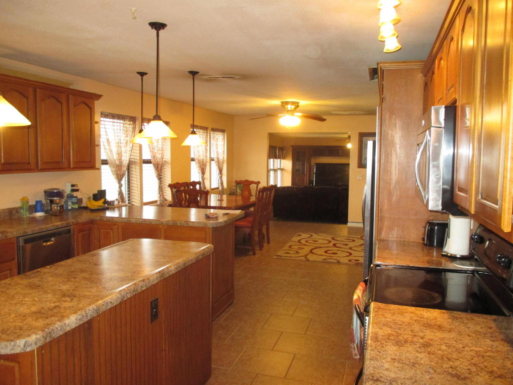 9811 County Road 8730, West Plains, MO 65775