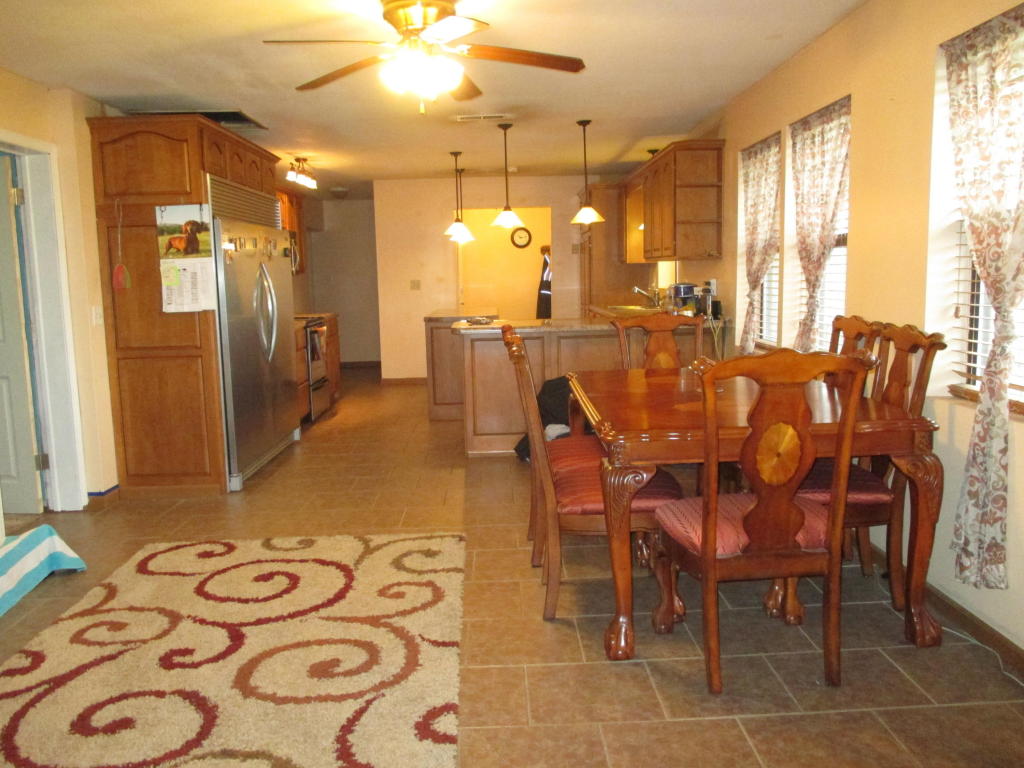 9811 County Road 8730, West Plains, MO 65775