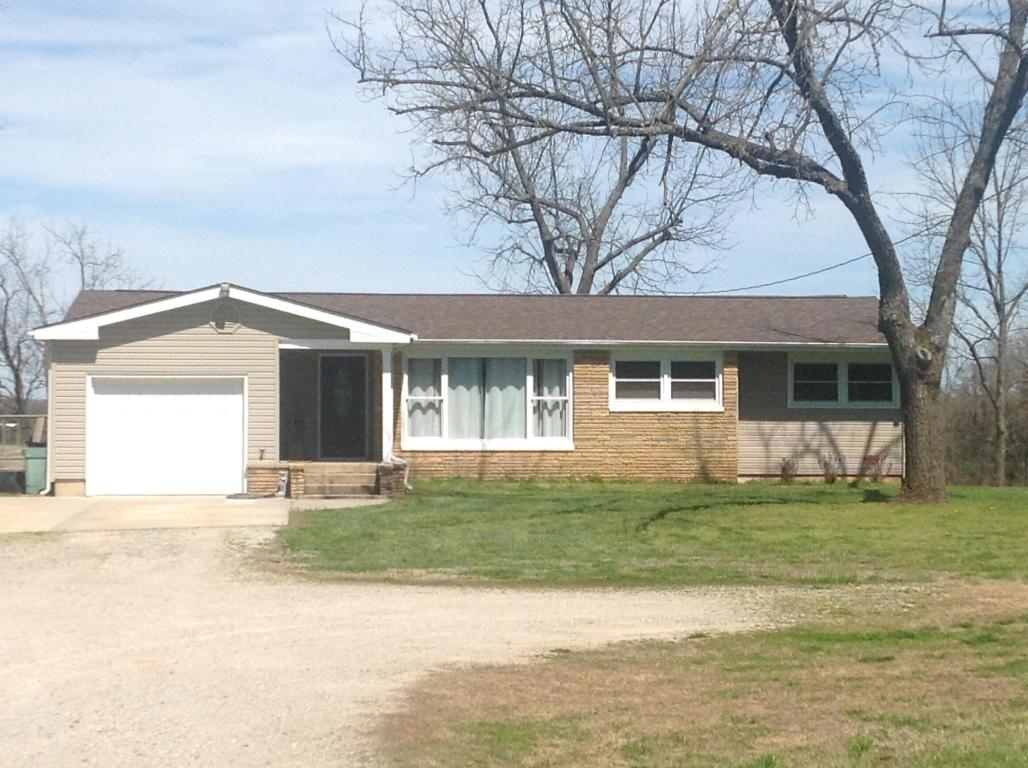 8279 County Road 8820, West Plains, MO 65775