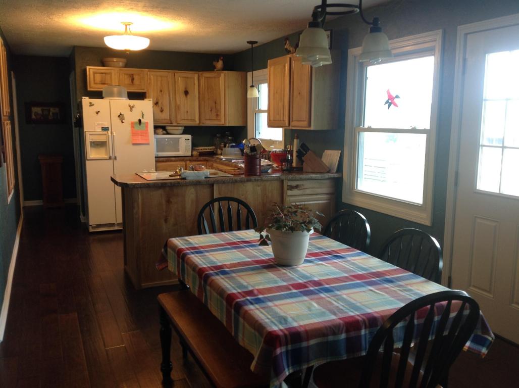 8279 County Road 8820, West Plains, MO 65775