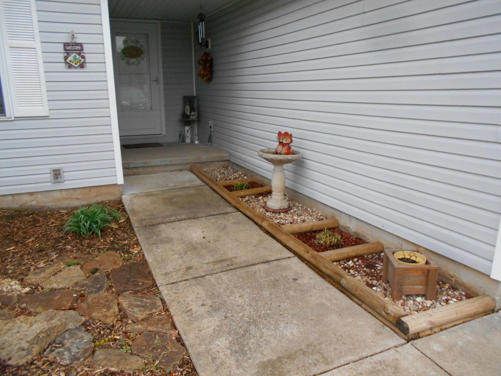 103 Arrowhead Road, Willard, MO 65781