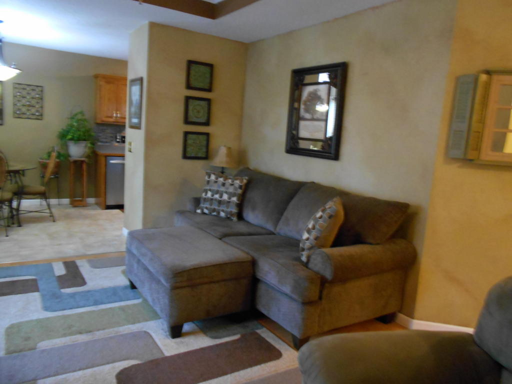103 Arrowhead Road, Willard, MO 65781