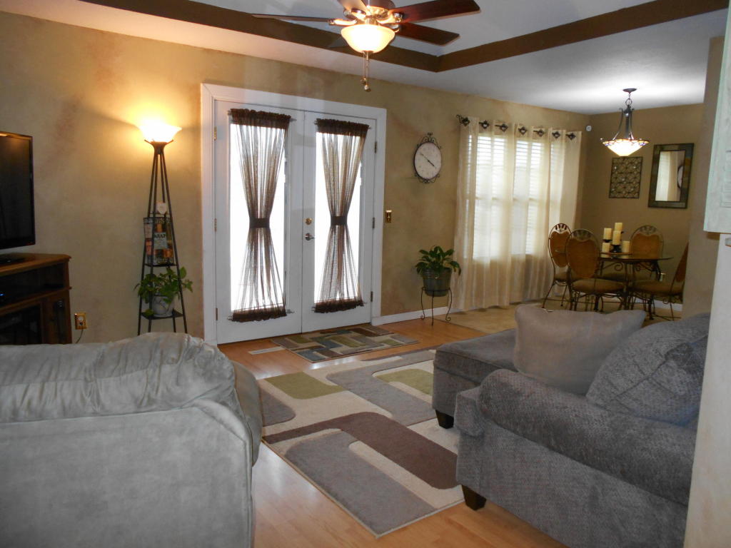 103 Arrowhead Road, Willard, MO 65781