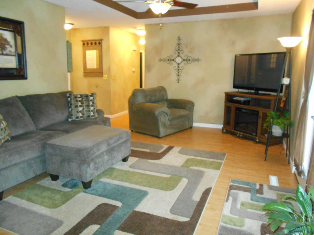 103 Arrowhead Road, Willard, MO 65781