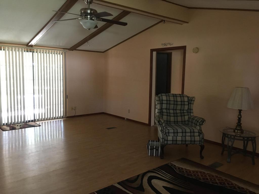 15266 East 1666 Road, Stockton, MO 65785
