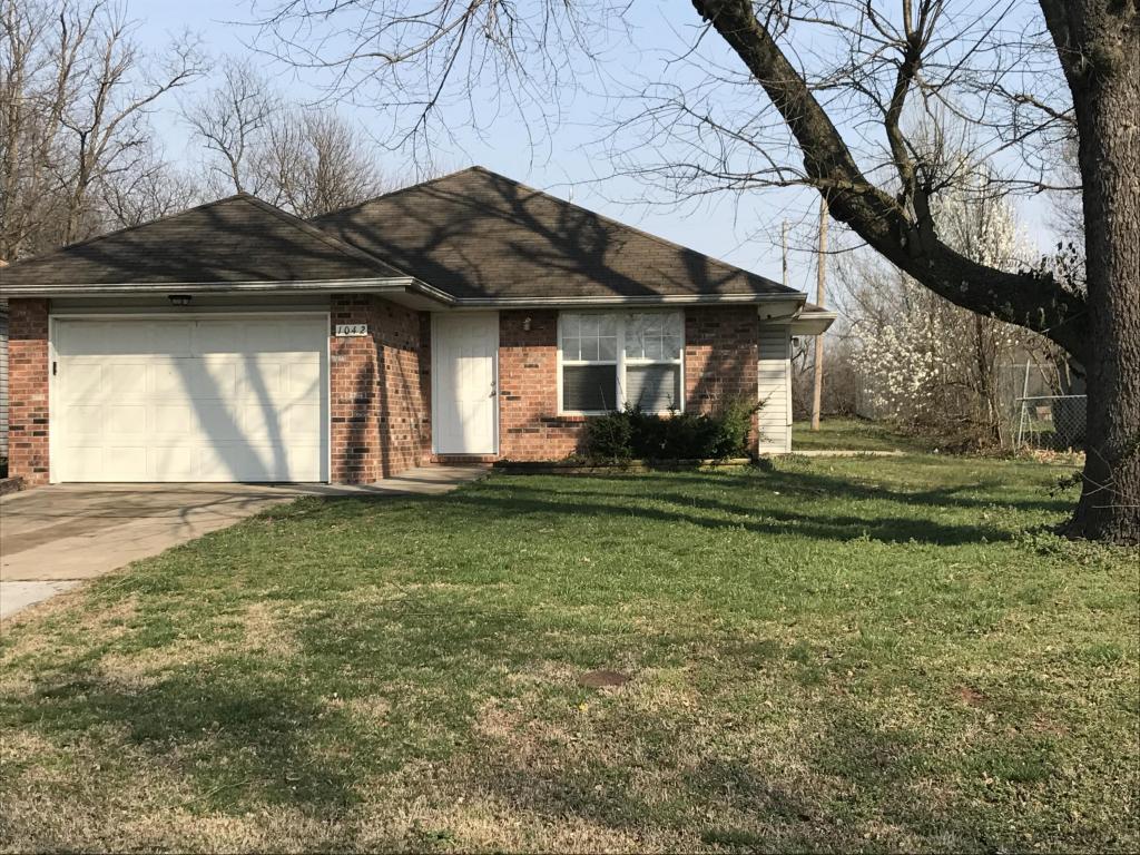 1042 South Glenn Avenue, Springfield, MO 65802