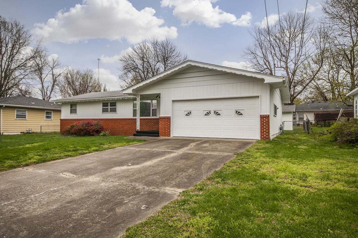 230 North Ken Avenue, Springfield, MO 65802