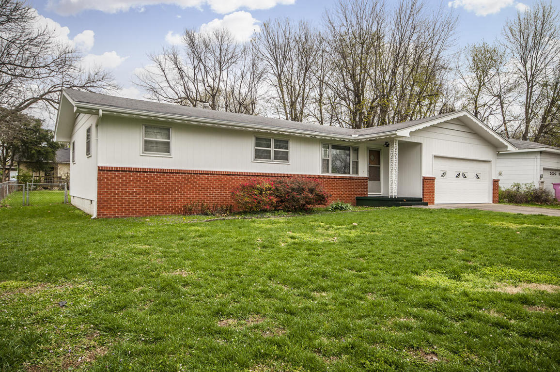 230 North Ken Avenue, Springfield, MO 65802