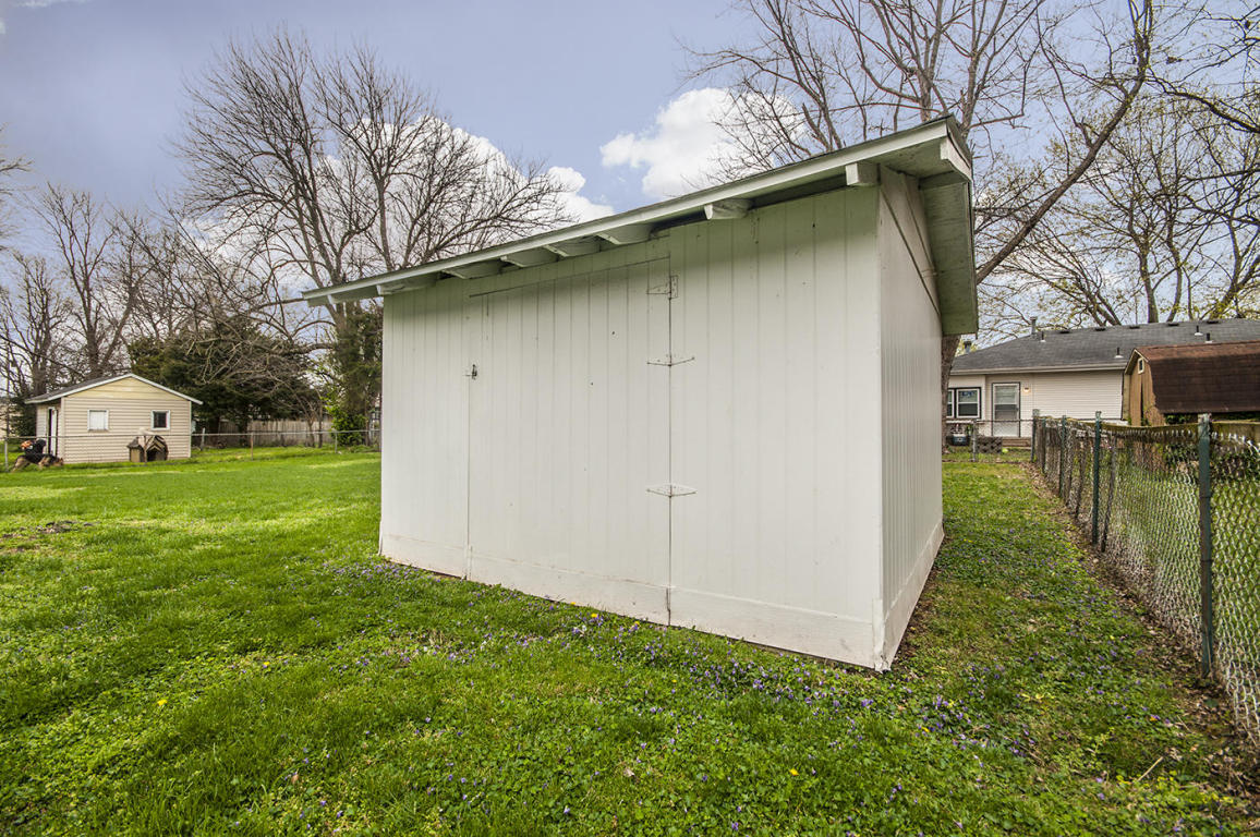 230 North Ken Avenue, Springfield, MO 65802