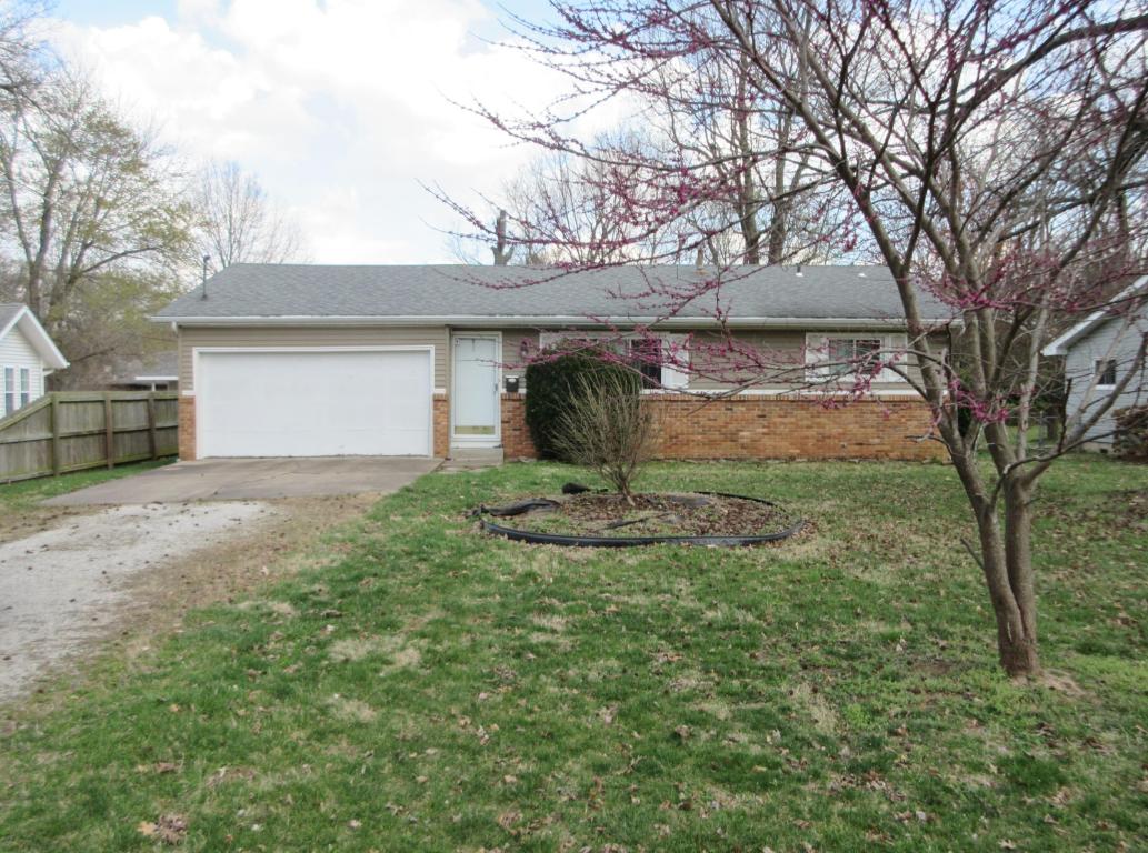 916 S Prince Lane, Springfield, MO 65802