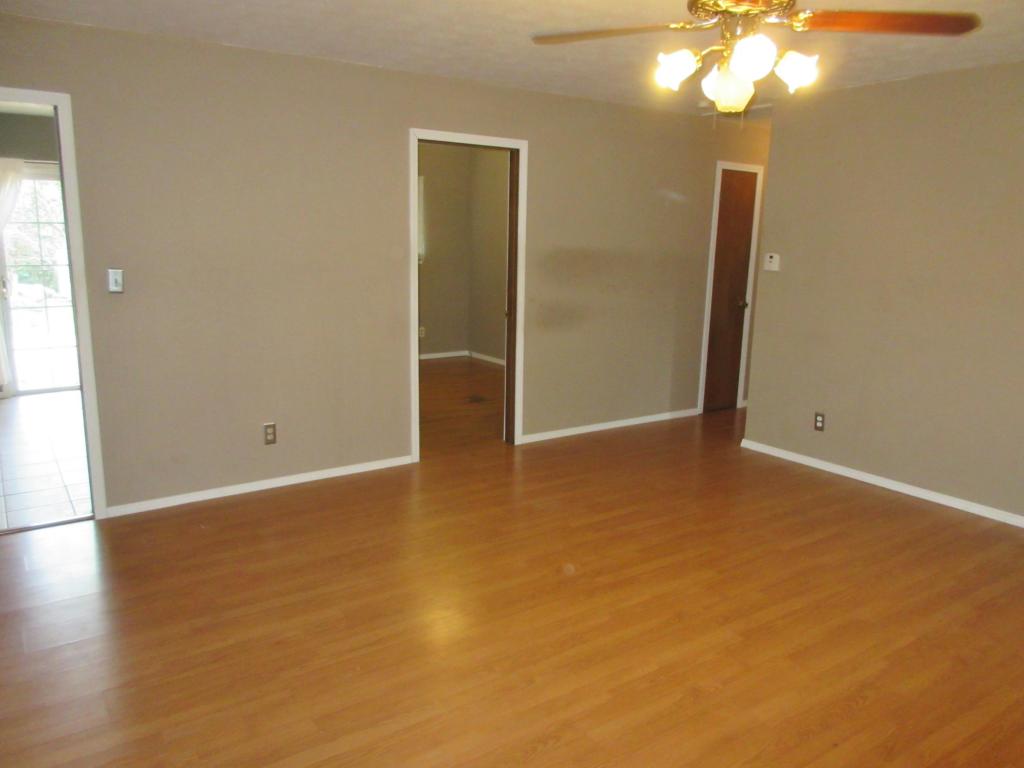 916 S Prince Lane, Springfield, MO 65802