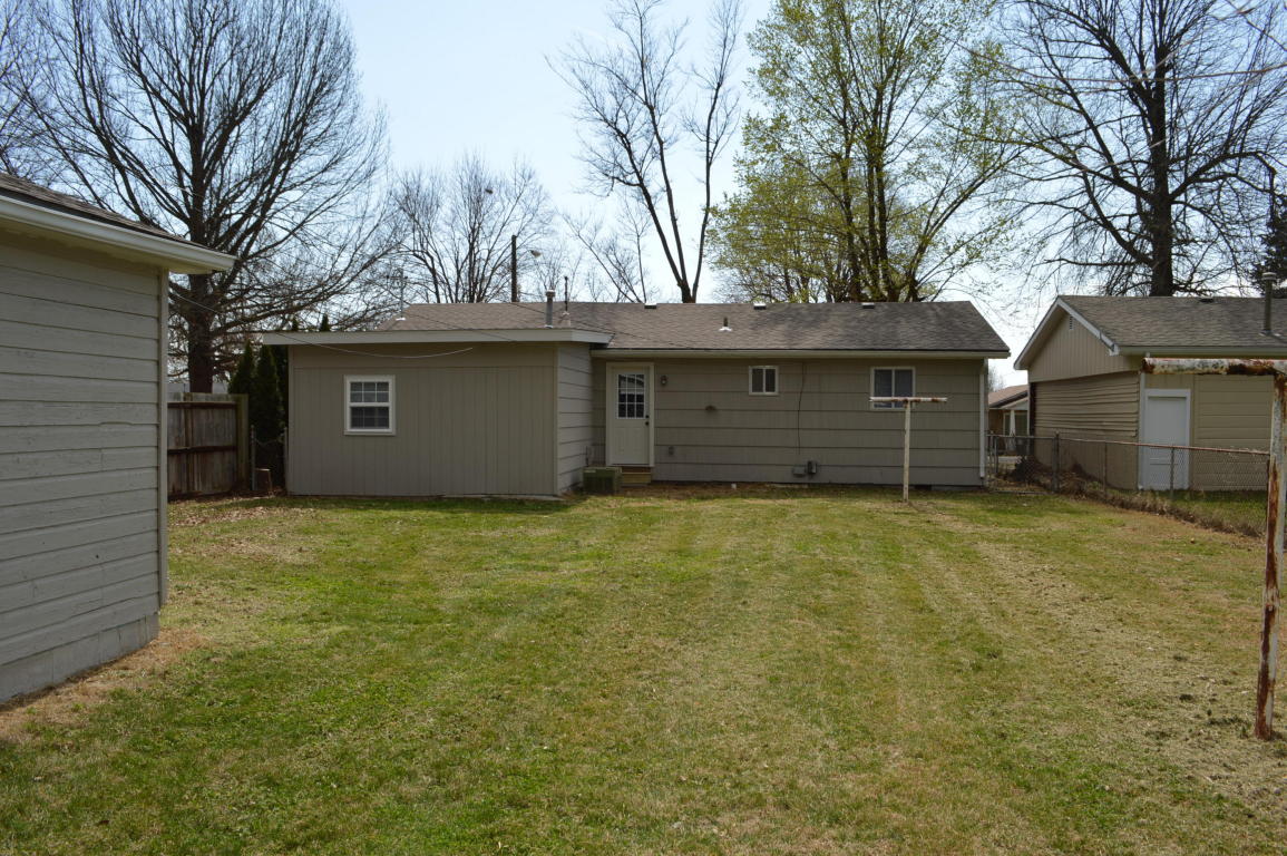 3041 West Madison Street, Springfield, MO 65802
