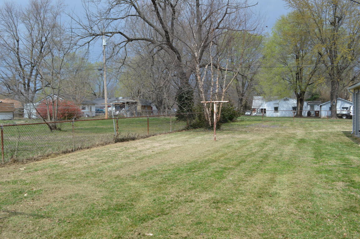 3041 West Madison Street, Springfield, MO 65802
