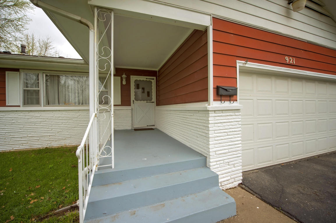 921 North Fairfax Avenue, Springfield, MO 65802