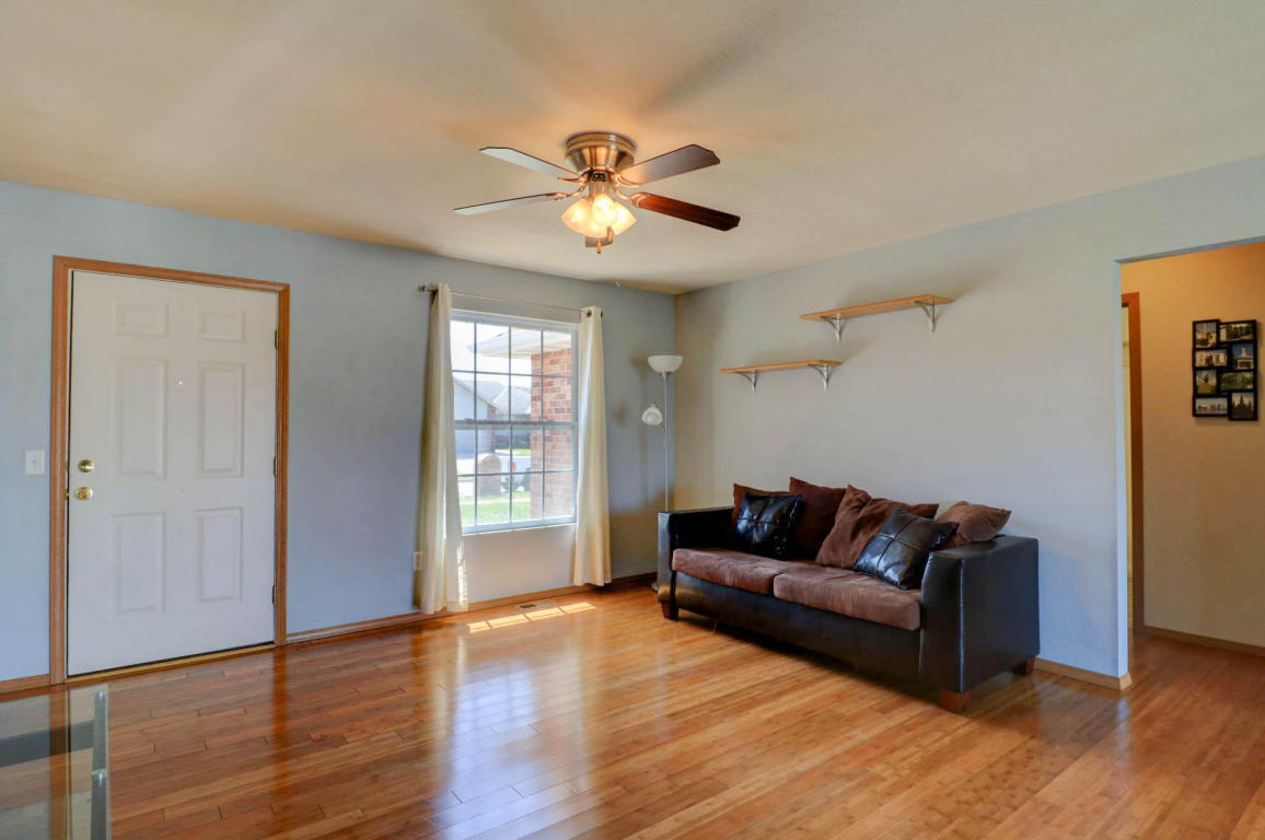 4317 West La Casa Street, Springfield, MO 65802