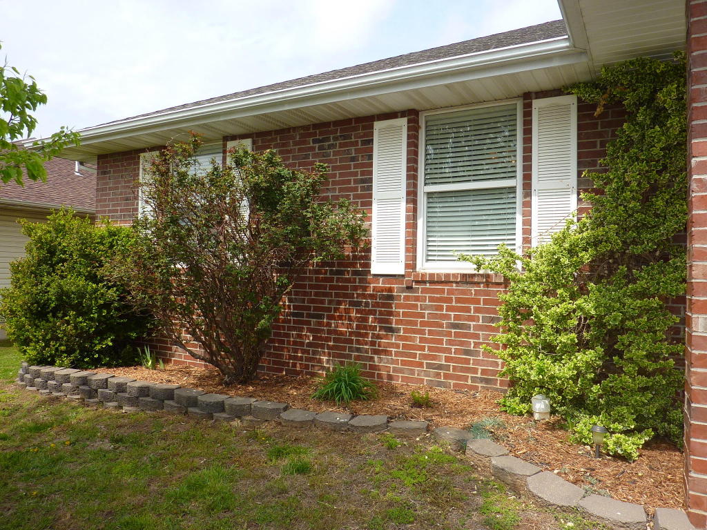 4371 W Madison Street, Springfield, MO 65802