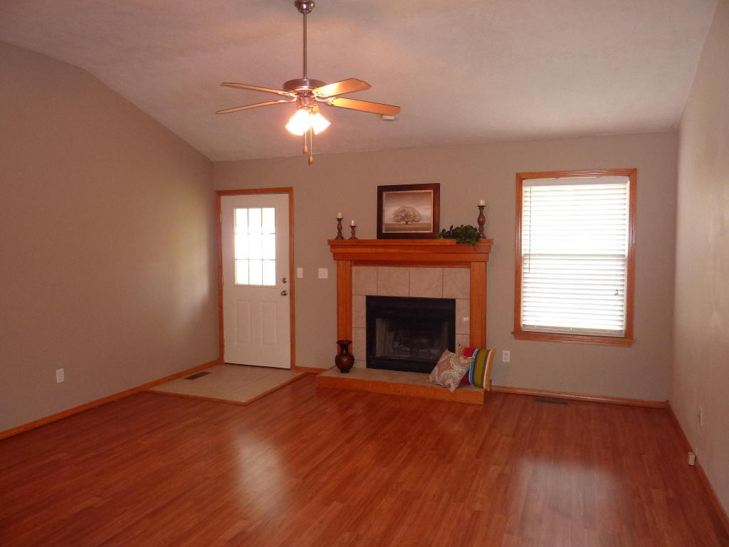 4371 W Madison Street, Springfield, MO 65802