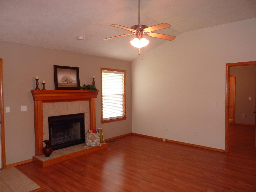 4371 W Madison Street, Springfield, MO 65802
