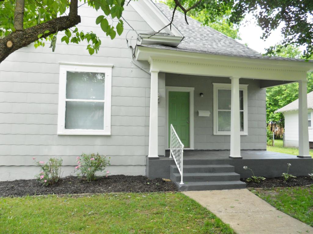 1328 North Concord Avenue, Springfield, MO 65802