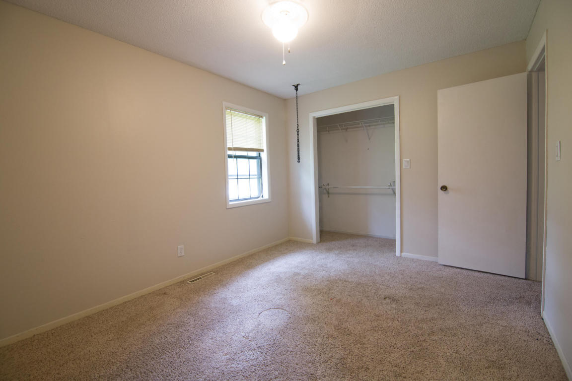 3164 West Lombard Street, Springfield, MO 65802