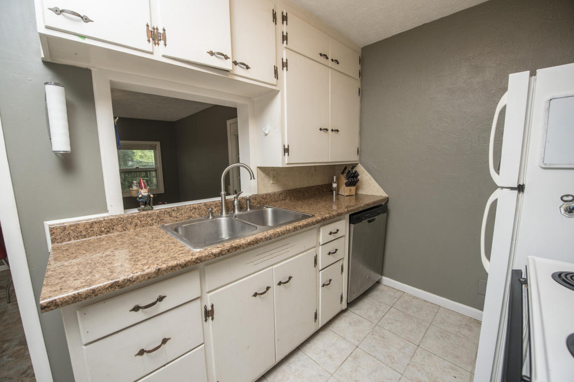 2747 East Lombard Street, Springfield, MO 65802