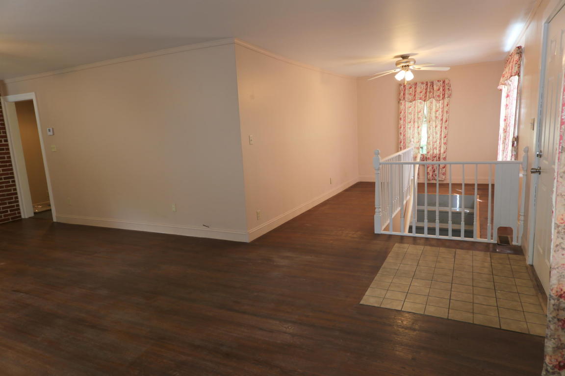 1651 East Cairo Street, Springfield, MO 65802