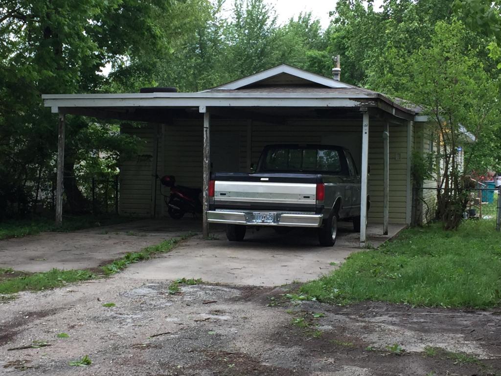 1406 W Calhoun Street, Springfield, MO 65802