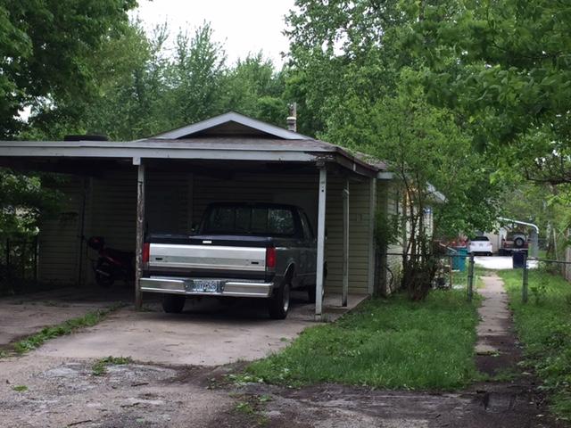 1406 W Calhoun Street, Springfield, MO 65802