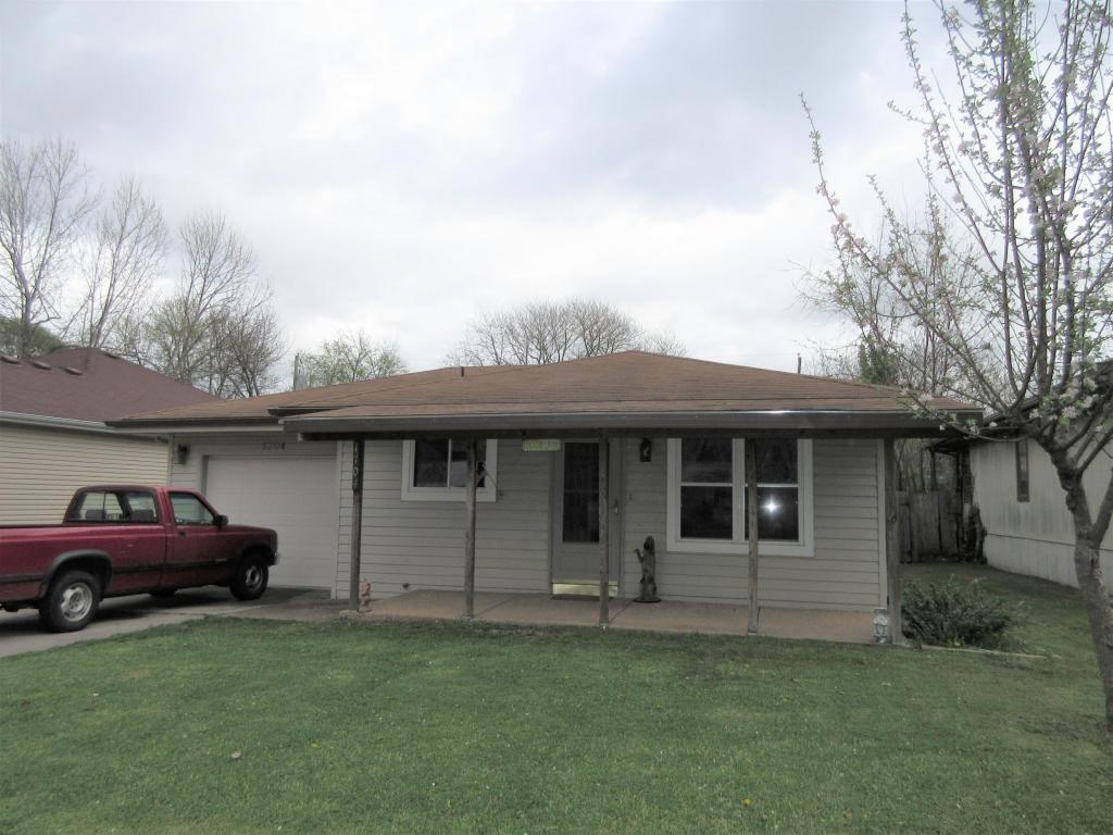 1704 N Engel Avenue, Springfield, MO 65803