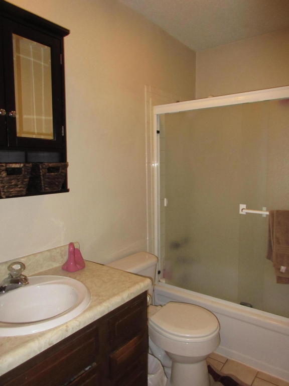 1704 N Engel Avenue, Springfield, MO 65803