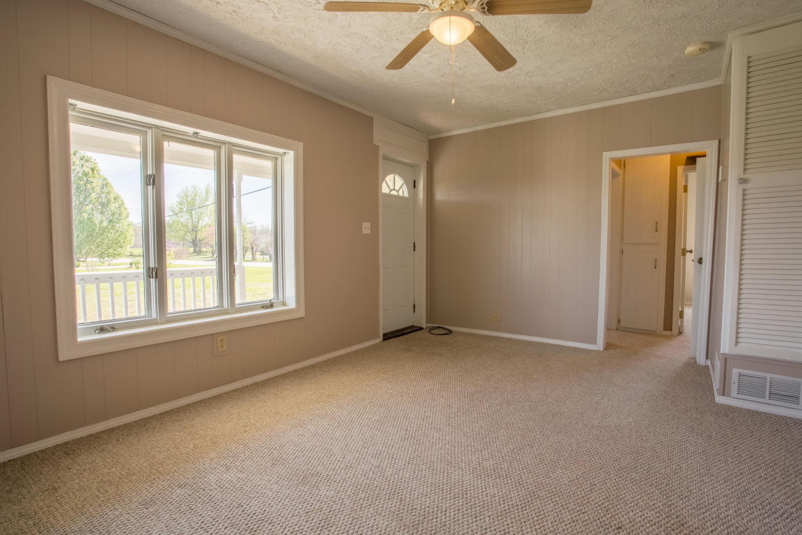 3314 North State Highway Ab, Springfield, MO 65803