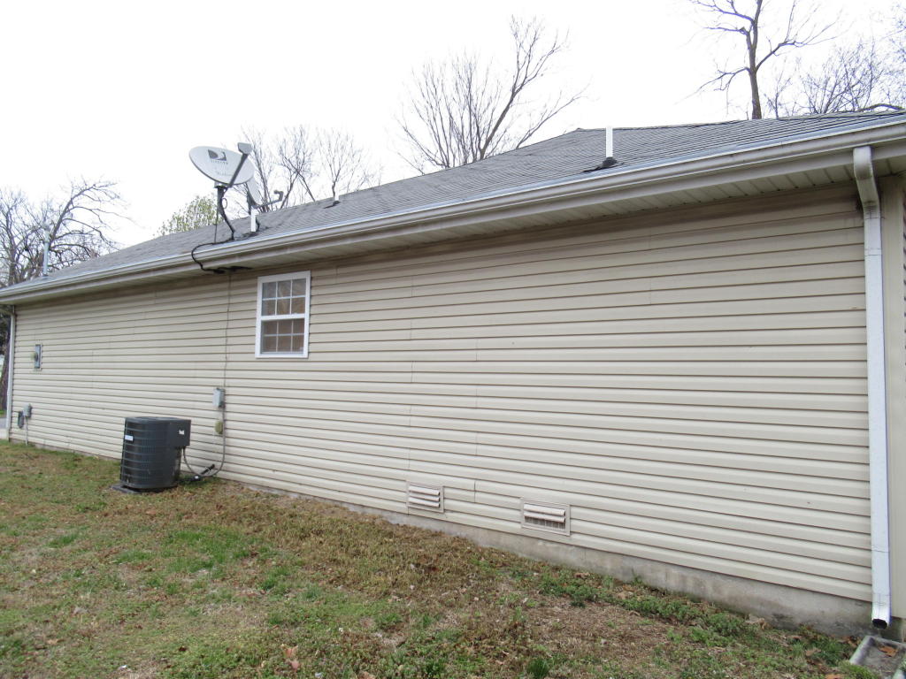 1100 E Locust Street, Springfield, MO 65803