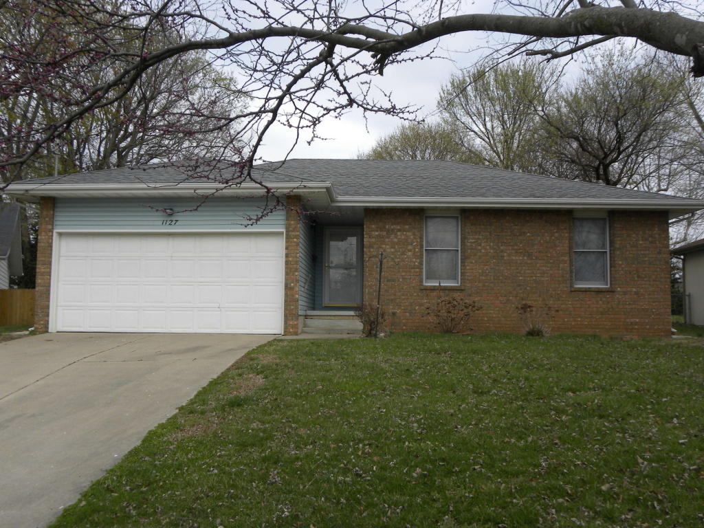 1127 East Livingston Court, Springfield, MO 65803